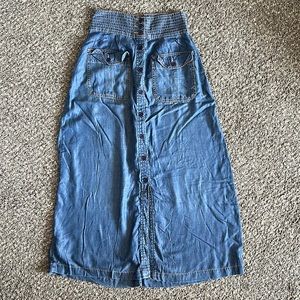 Sneak Peek maxi skirt